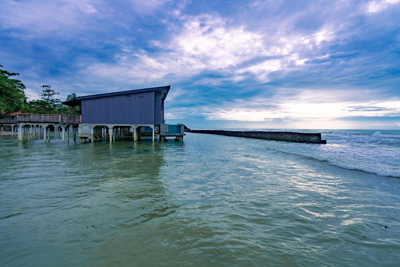 Aston Anyer Beach Hotel Exterior photo